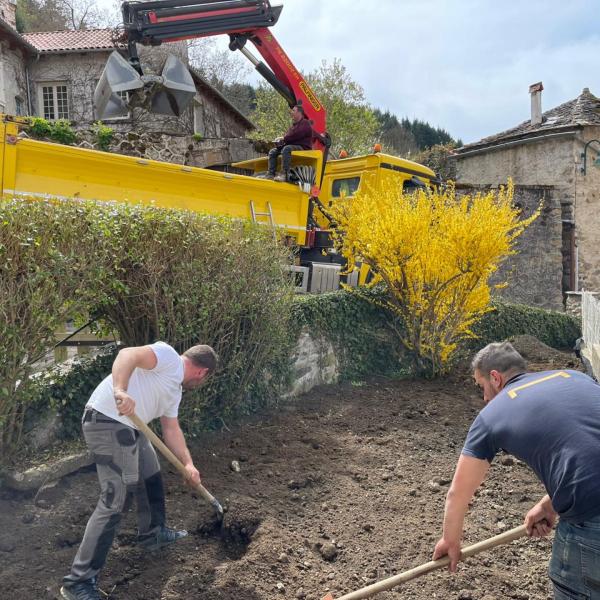 Image avant Transport de terre végétale pour un chantier