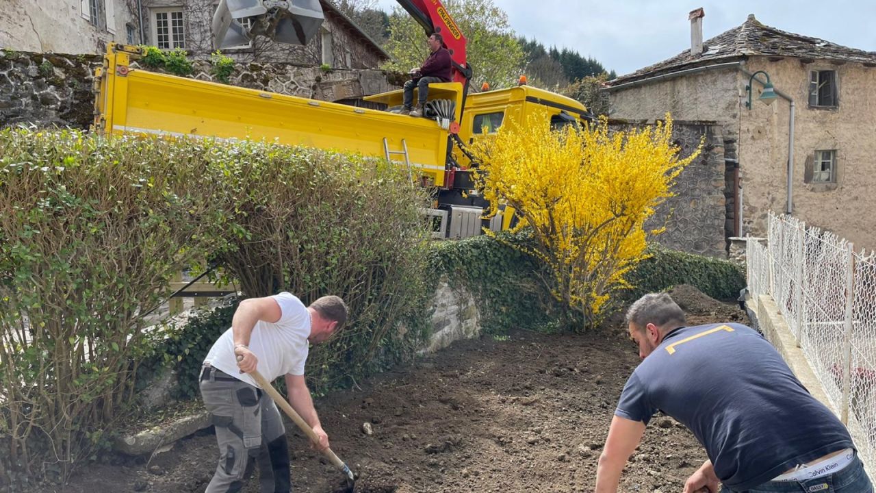 Image avant Transport de terre végétale pour un chantier
