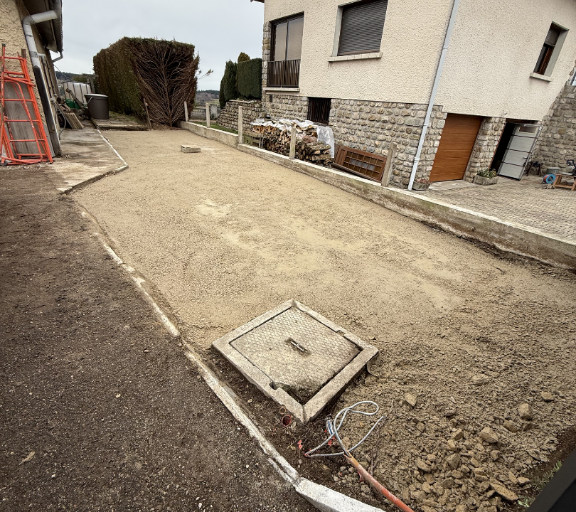 Image après Préparation de terrain pour acceuillir un car port